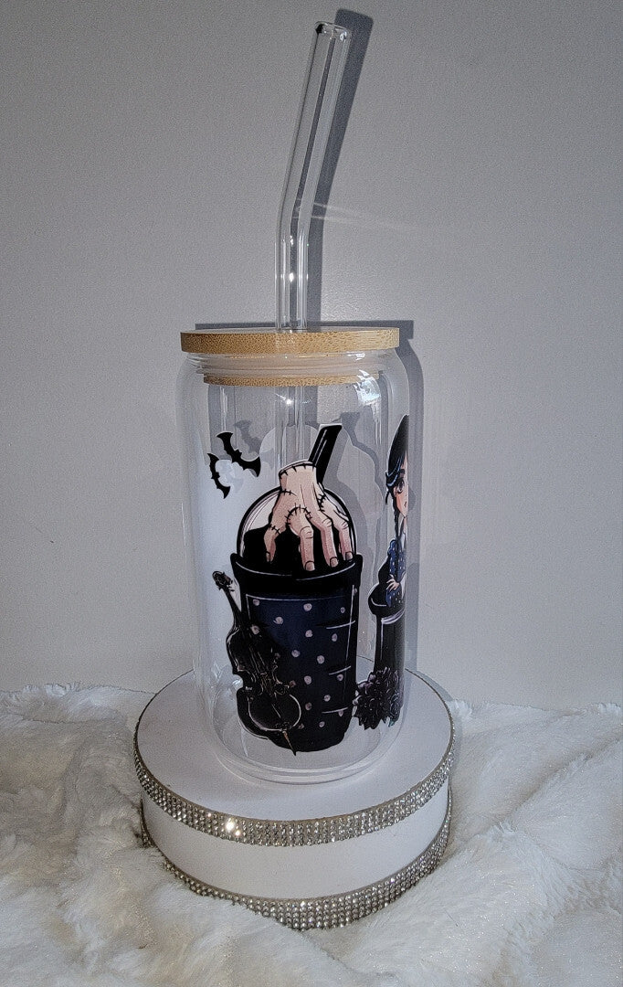 glass tumbler with lid and straw