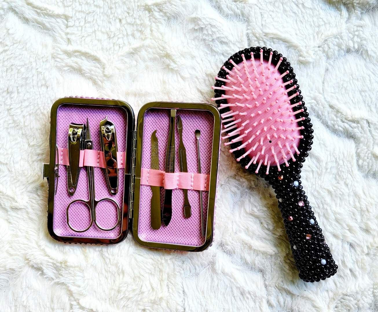 Hello Kitty Hand set Rhinestoned nail clipper set and brush set