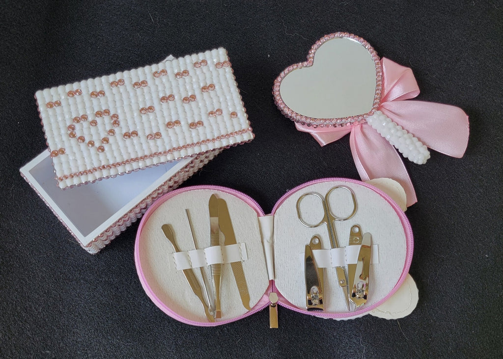 Hello Kitty Hand set Rhinestoned nail clipper and mirror set